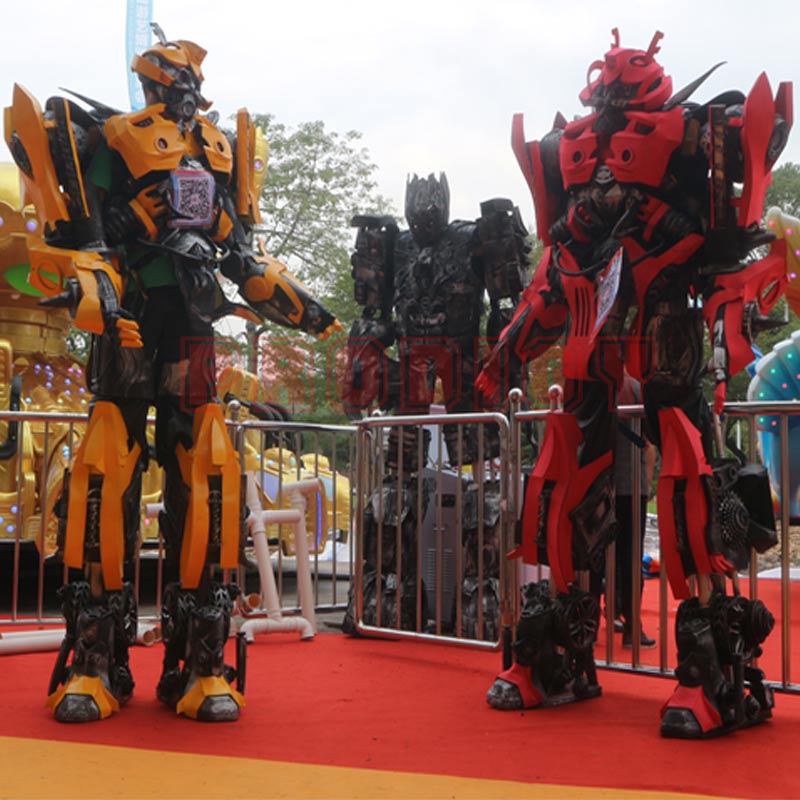 Model robot Transformer coat